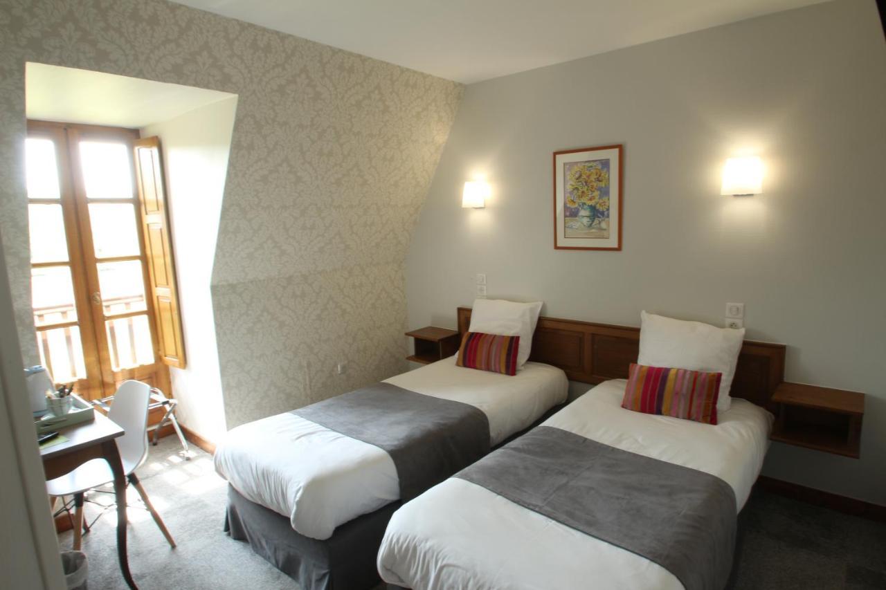 Logis Hotel Archambeau Thonac エクステリア 写真