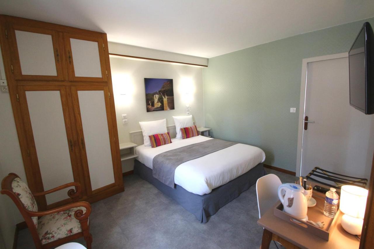 Logis Hotel Archambeau Thonac エクステリア 写真