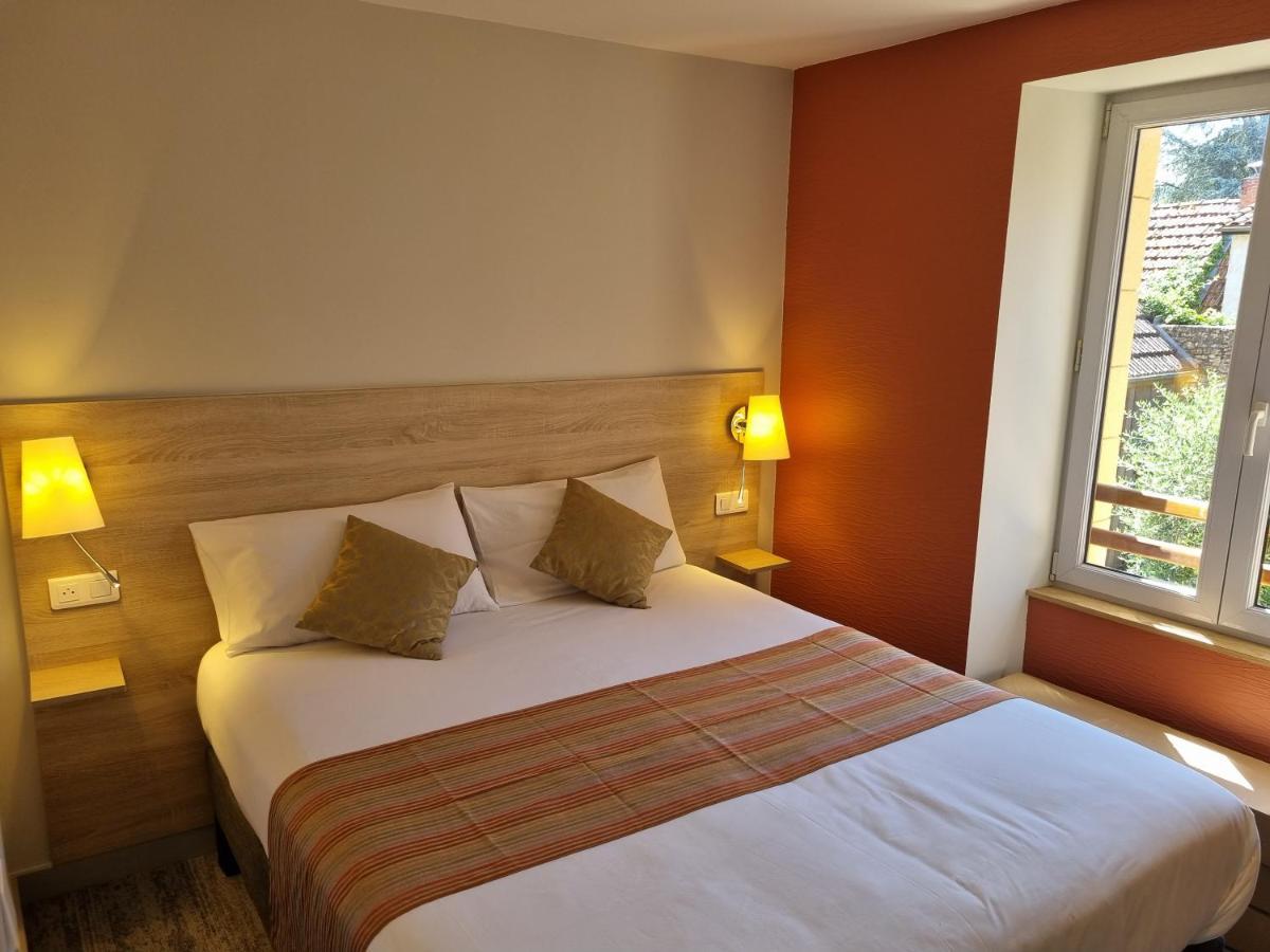 Logis Hotel Archambeau Thonac エクステリア 写真