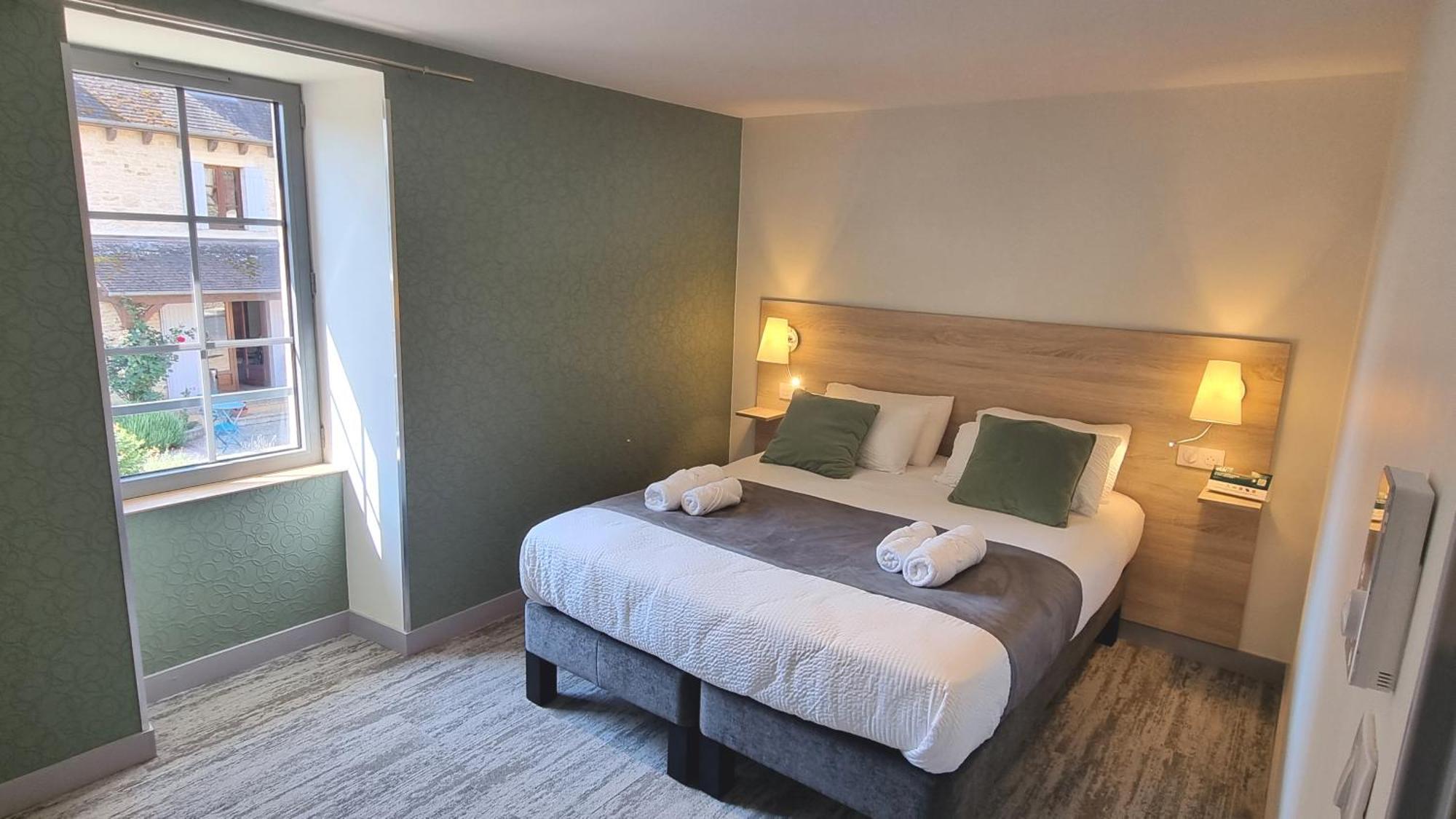 Logis Hotel Archambeau Thonac エクステリア 写真