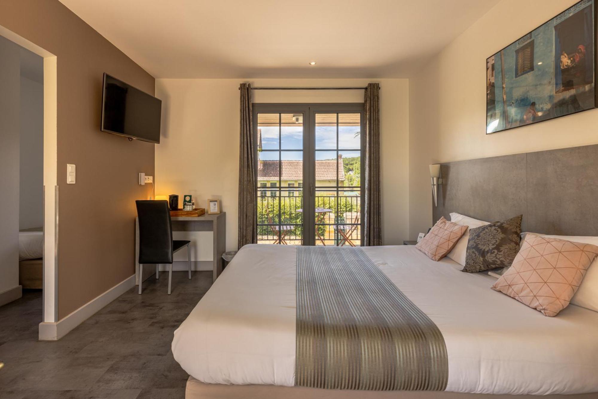 Logis Hotel Archambeau Thonac エクステリア 写真