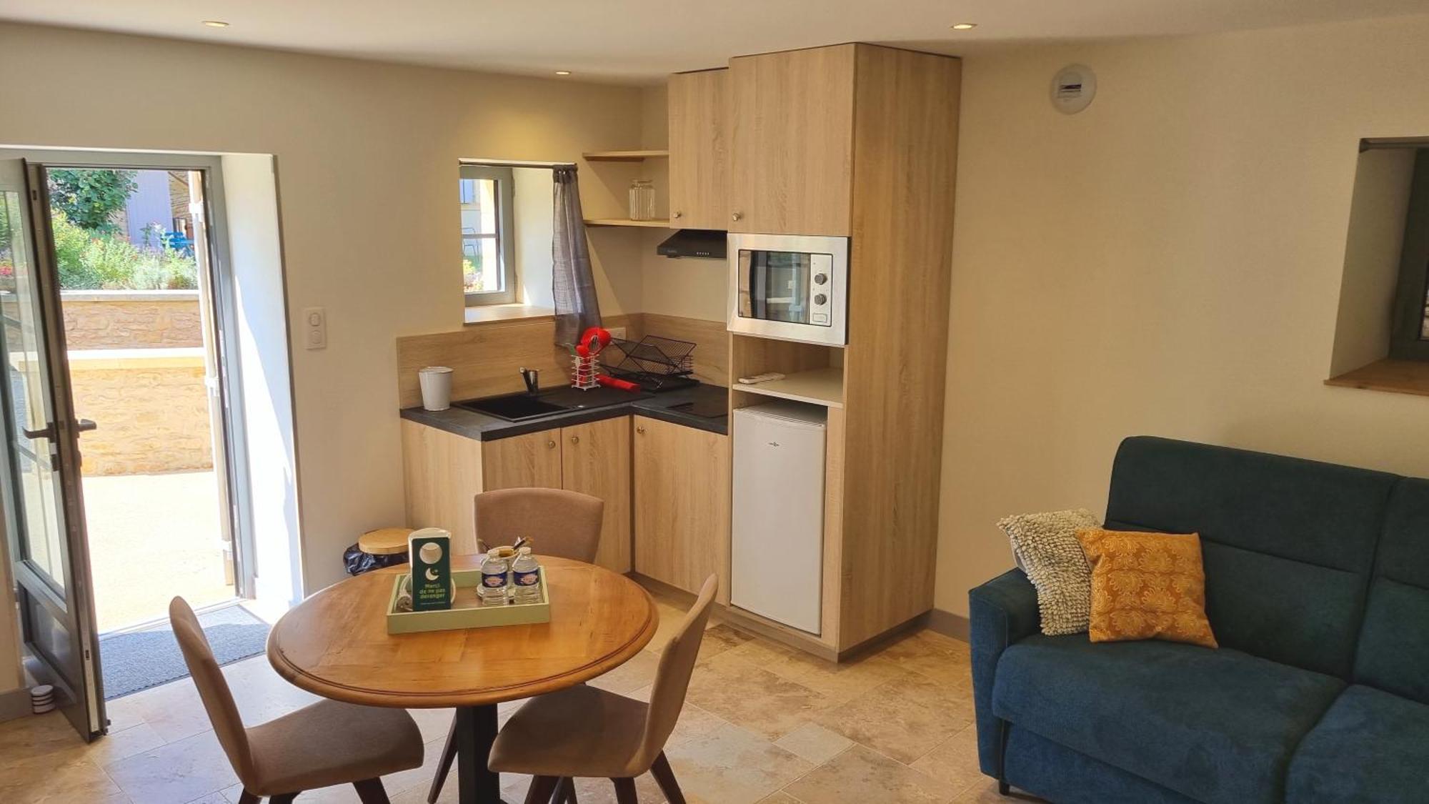 Logis Hotel Archambeau Thonac エクステリア 写真
