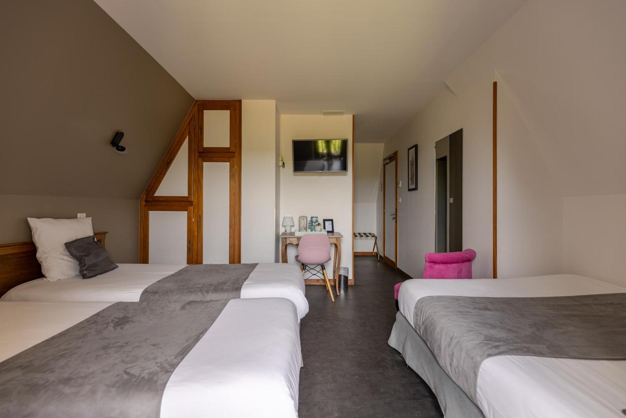 Logis Hotel Archambeau Thonac エクステリア 写真