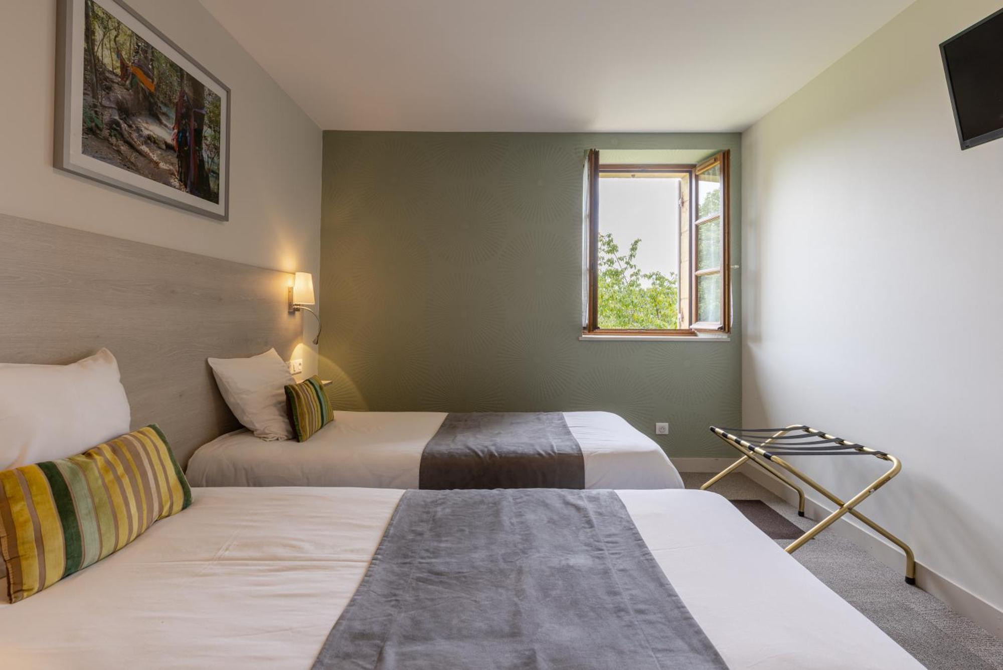Logis Hotel Archambeau Thonac エクステリア 写真