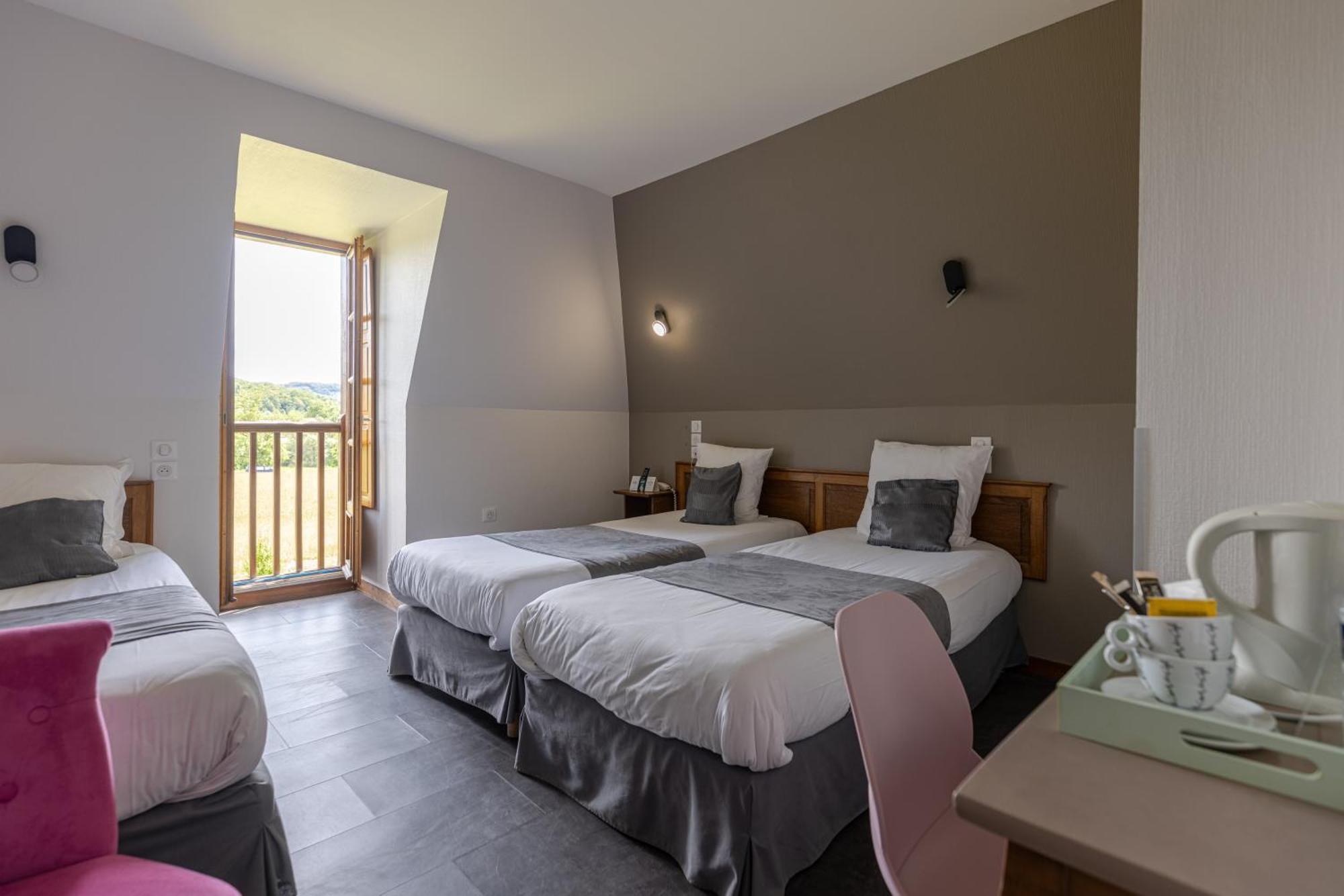 Logis Hotel Archambeau Thonac エクステリア 写真