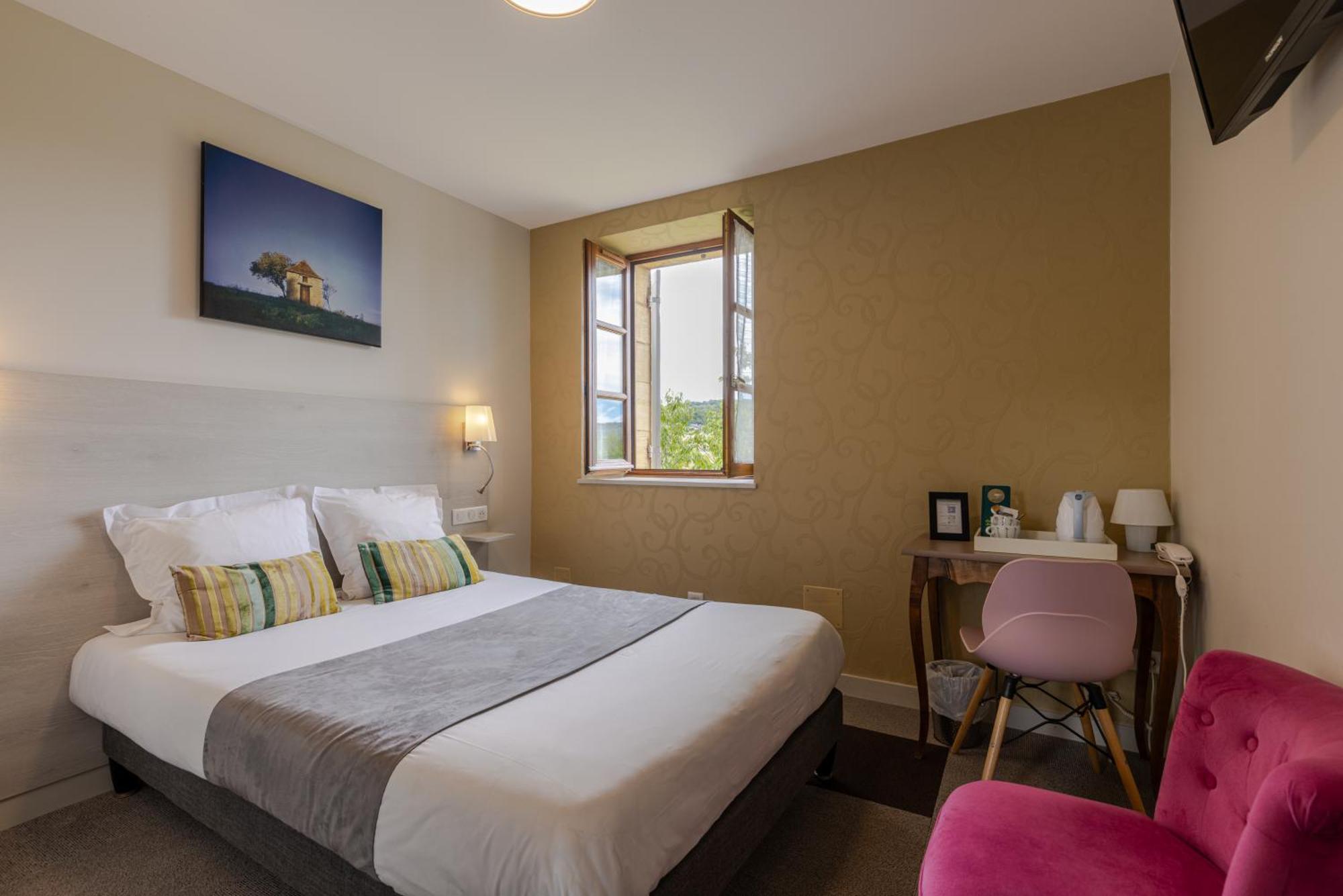 Logis Hotel Archambeau Thonac エクステリア 写真