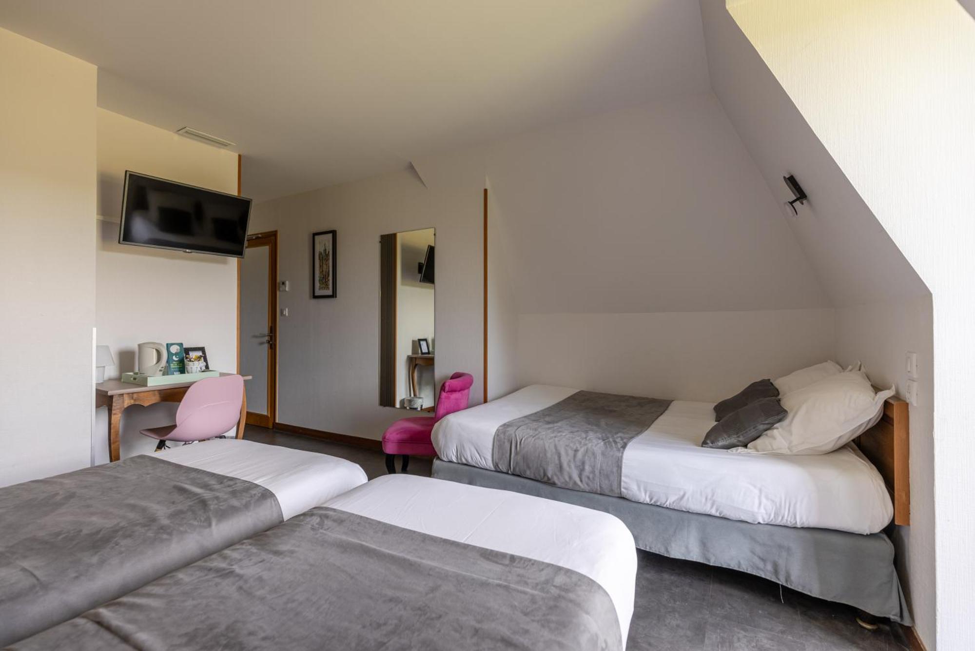 Logis Hotel Archambeau Thonac エクステリア 写真